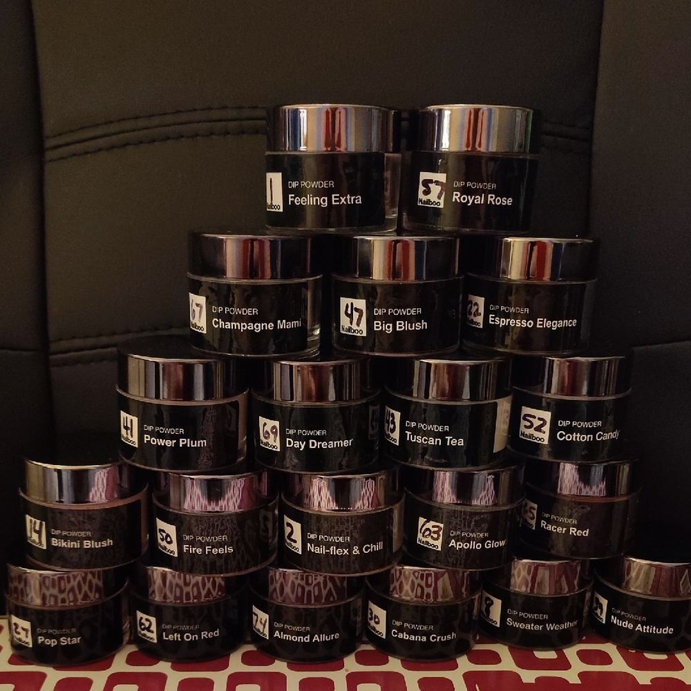 NAILBOO ~ LARGE LOT ~ 20 colors, 1 Build Powder, Starter Dip Kit, And Nail Clips